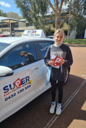 Evie from Carramar